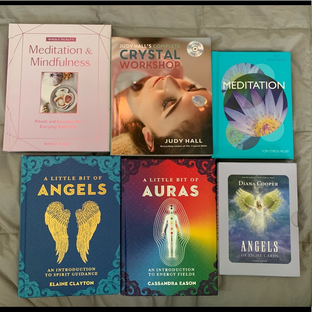 🌟 Host Pick 🌟 Spiritual & Wellness Book & Light Cards Lot